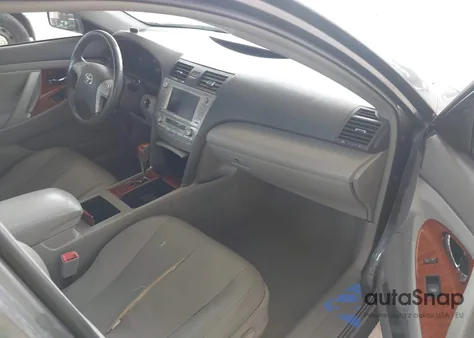 2011 Toyota Camry Hybrid z USA, uszkodzony, nr VIN 4T1BB3EK5BU140874